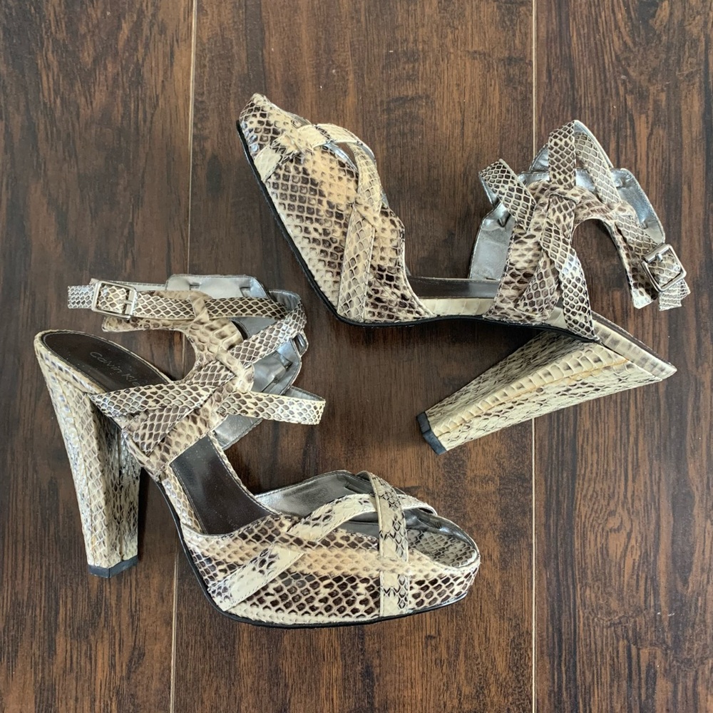Calvin Klein Parma Snakeskin Platform Pumps Sz 9,5
